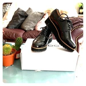 Size 7 1/2 Also platform shoes